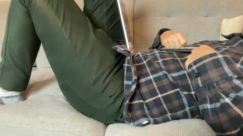 bmclovin_7 online show from September 27, 2025, 5:40 pm