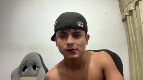 Bob  INDEPENDENT MODEL online show from December 22, 2024, 11:41 pm