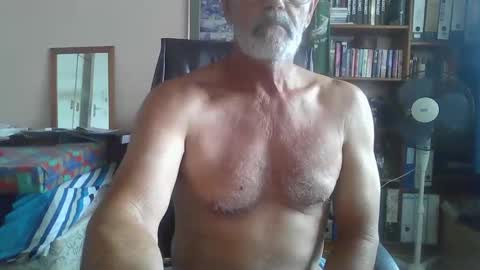 Snapshot of bobbgud chatting on December 14, 2025, 5:57 am Bobbgud online show from December 14, 2025, 5:57 am