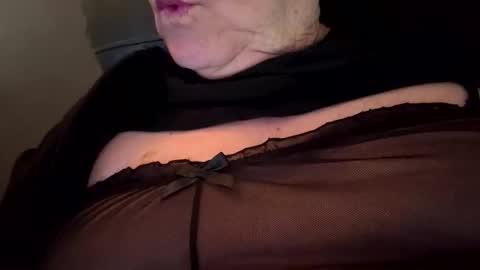 Snapshot of bobbiesucks69 chatting on October 27, 2025, 4:22 pm bobbiesucks69 online show from October 27, 2025, 4:22 pm