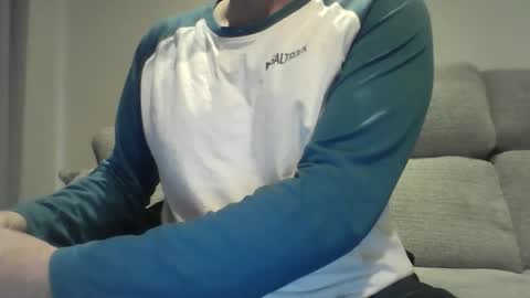Snapshot of bobby_113 chatting on October 21, 2025, 9:54 am bobby_113 online show from October 21, 2025, 9:54 am