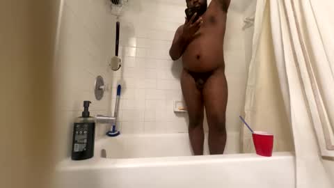 Luv bug  online show from December 5, 2024, 11:40 pm