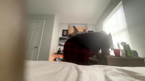 Luv bug  online show from October 18, 2025, 7:03 pm