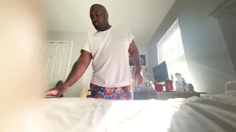 Luv bug  online show from November 6, 2025, 5:03 pm