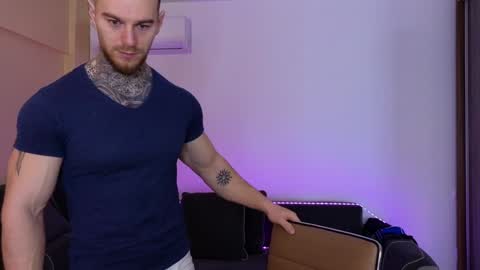 bodyouwant online show from January 28, 2025, 4:39 am