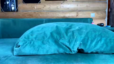 Snapshot of bohemianrhapsody1 chatting on November 21, 2025, 10:14 am Nail and Olivia online show from November 21, 2025, 10:14 am