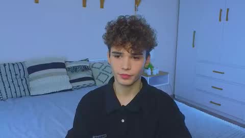 ALEXPVT IS OPEN online show from November 9, 2025, 1:20 pm