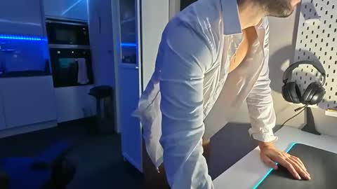 boiteasex online show from September 15, 2025, 3:34 pm