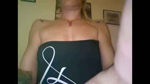 Snapshot of bollykat chatting on February 1, 2026, 7:29 am Karol online show from February 1, 2026, 7:29 am