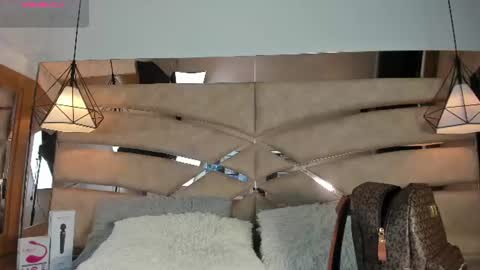 Snapshot of bonet_iris chatting on July 1, 2026, 11:01 am bonet_iris online show from July 1, 2026, 11:01 am