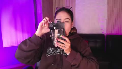 bonnali_lune online show from July 24, 2026, 4:43 am