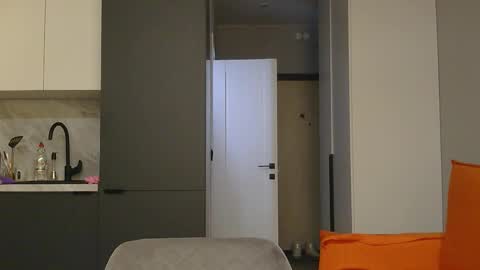 bonne_chance online show from November 23, 2025, 5:24 pm