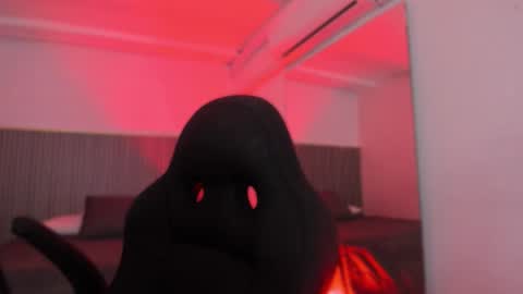 Bonnie  online show from November 25, 2025, 11:21 am