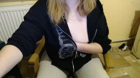 Snapshot of bonnie_fuck_clyde chatting on January 15, 2025, 7:48 am Bonnie Fuck Clydes online show from January 15, 2025, 7:48 am