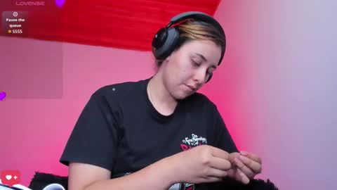 Bonnie Help me reach 500 likes online show from February 9, 2026, 10:47 pm