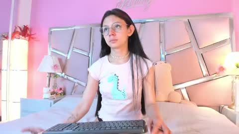 Bonnie  online show from April 25, 2026, 5:10 pm