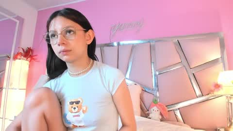 Bonnie  online show from May 6, 2026, 1:16 pm