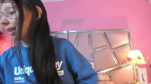 Bonnie  online show from May 15, 2026, 4:25 pm