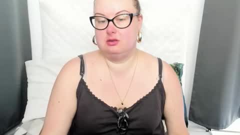 Bonnie online show from October 13, 2025, 10:48 am