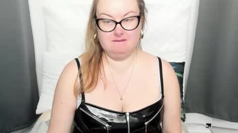 Bonnie online show from November 2, 2025, 7:11 am