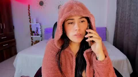 Snapshot of bonny_greylm chatting on June 7, 2026, 7:34 am sofia online show from June 7, 2026, 7:34 am