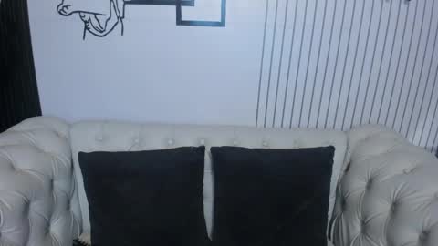 Snapshot of bonny_petite chatting on April 15, 2026, 12:23 pm Vicky online show from April 15, 2026, 12:23 pm