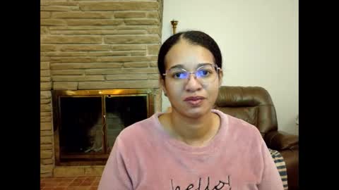 Queen Bon Vivantt online show from November 10, 2025, 1:54 pm