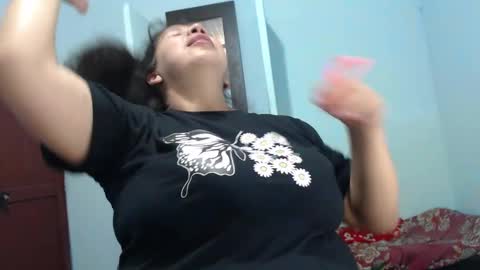 Luciana independent model online show from November 10, 2025, 8:52 pm