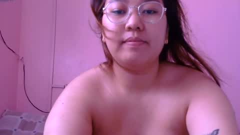 Snapshot of boobsiemarie chatting on June 22, 2026, 1:07 am MommyMarie-Singlemom of 2. online show from June 22, 2026, 1:07 am