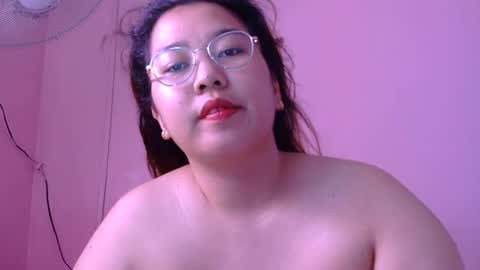 Snapshot of boobsiemarie chatting on July 5, 2026, 2:18 am MommyMarie-Singlemom of 2. online show from July 5, 2026, 2:18 am