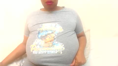Snapshot of boobyqueen24 chatting on April 30, 2026, 12:33 pm boobyqueen online show from April 30, 2026, 12:33 pm