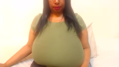 Snapshot of boobyqueen24 chatting on May 27, 2026, 4:20 am boobyqueen online show from May 27, 2026, 4:20 am