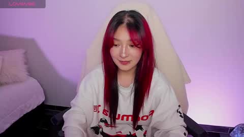 Snapshot of boonie_girl chatting on December 4, 2024, 8:12 am Booniee online show from December 4, 2024, 8:12 am