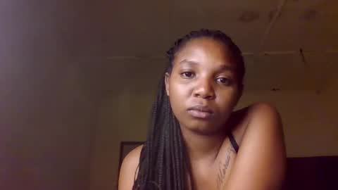 bootie_caramel online show from November 7, 2025, 6:52 pm