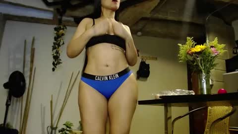 MARIANA online show from October 3, 2025, 9:45 pm