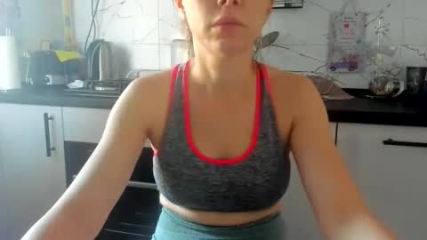Snapshot of bootylicious_xx chatting on June 5, 2026, 9:04 am Klaras room online show from June 5, 2026, 9:04 am