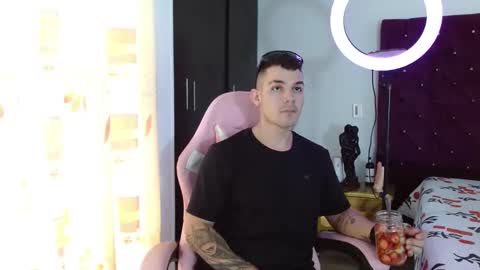 booyhott_ online show from November 13, 2025, 6:51 pm