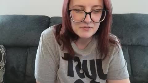 boredbustyhousewife online show from December 5, 2025, 5:42 pm