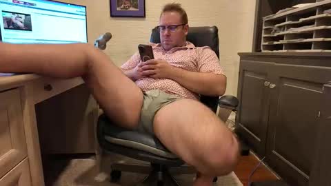 Boredhorndog online show from April 15, 2026, 4:52 am