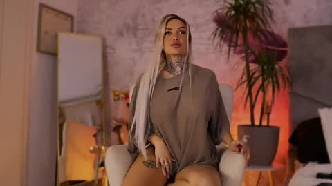 Snapshot of bossandbabe chatting on February 14, 2026, 6:37 pm BriannaXmoon online show from February 14, 2026, 6:37 pm