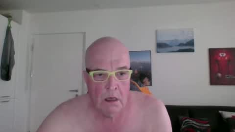 boston1967524903 online show from February 9, 2025, 3:23 pm