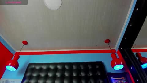bouncing_bunnyxxx69 online show from October 18, 2025, 5:54 am