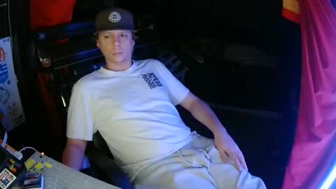 Bowerboi1217 online show from November 26, 2025, 9:21 am