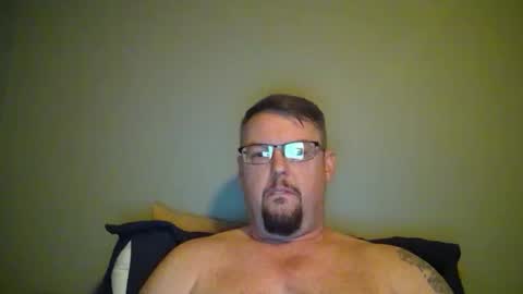 Snapshot of bowtieguy84 chatting on April 28, 2026, 3:11 am bowtieguy84 online show from April 28, 2026, 3:11 am