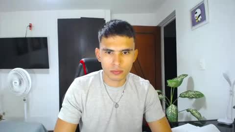 Snapshot of boy_andy0906 chatting on May 11, 2026, 11:57 pm Andy online show from May 11, 2026, 11:57 pm
