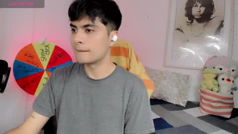 Snapshot of boy_andy__ chatting on January 3, 2025, 12:33 am Aaron online show from January 3, 2025, 12:33 am