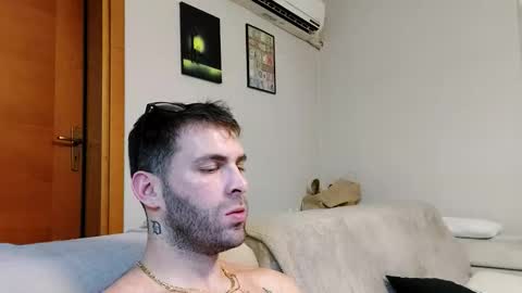 Snapshot of boy_aroundtheworld chatting on October 22, 2025, 11:26 pm Dan online show from October 22, 2025, 11:26 pm