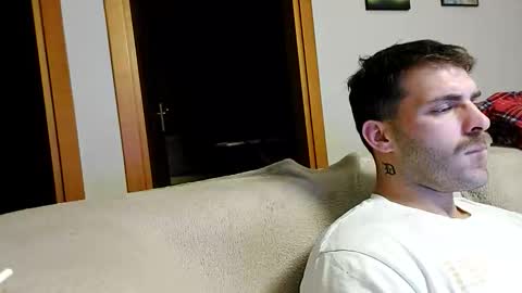 Snapshot of boy_aroundtheworld chatting on November 18, 2025, 1:22 am Dan online show from November 18, 2025, 1:22 am