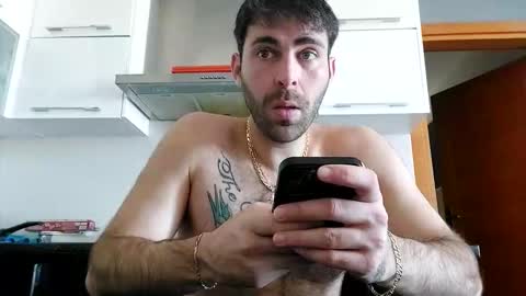 Snapshot of boy_aroundtheworld chatting on April 10, 2026, 8:19 am Dan online show from April 10, 2026, 8:19 am