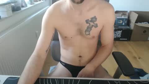Snapshot of boy_t0y89 chatting on April 16, 2026, 8:04 am boy_t0y89 online show from April 16, 2026, 8:04 am